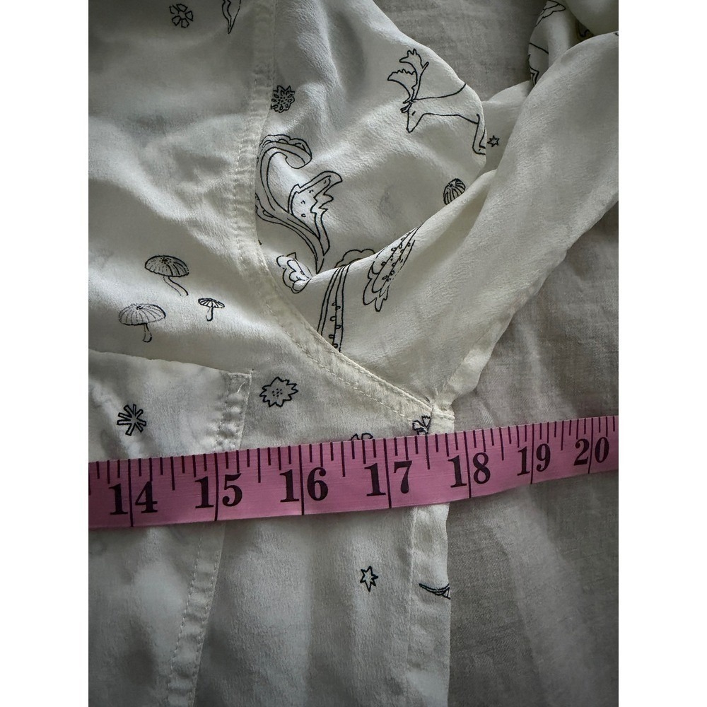 Club Monaco Womens XS Long Sleeve Button Down Shirt Cream Deer Paisley Print - Picture 8 of 8
